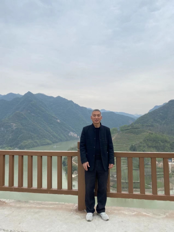 雪芳的第一张照片--襄阳闪婚服务中心